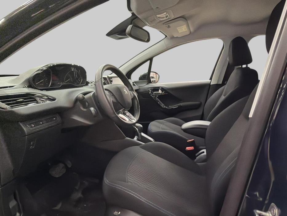PEUGEOT 208 2018