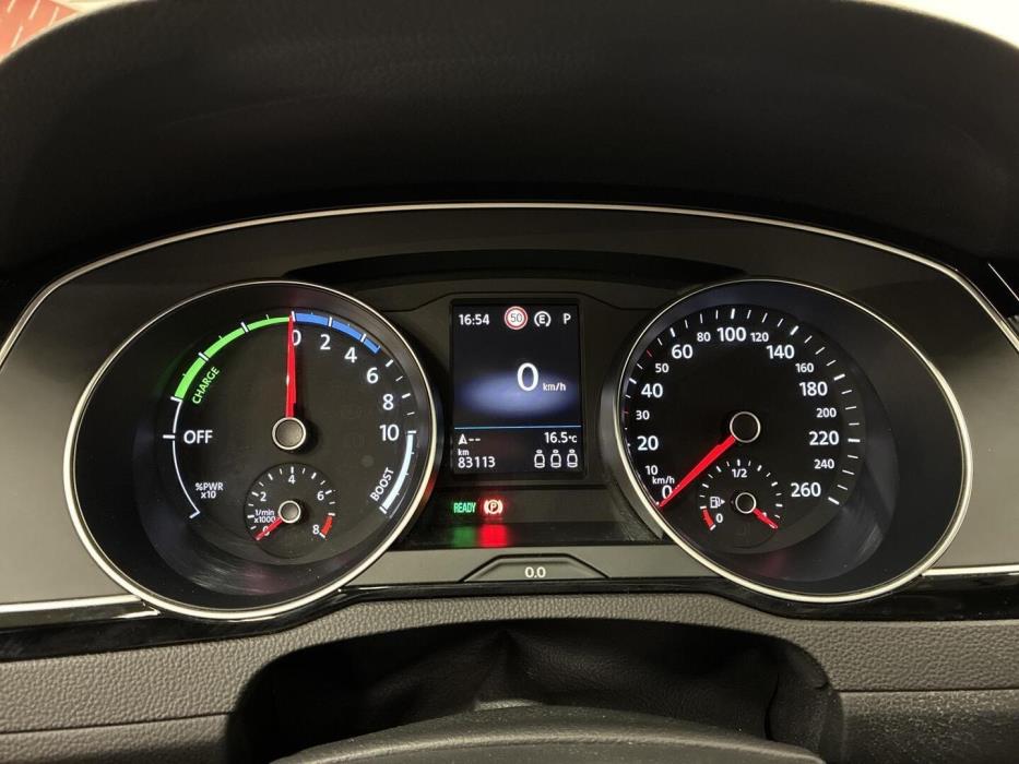 VOLKSWAGEN Passat 2021