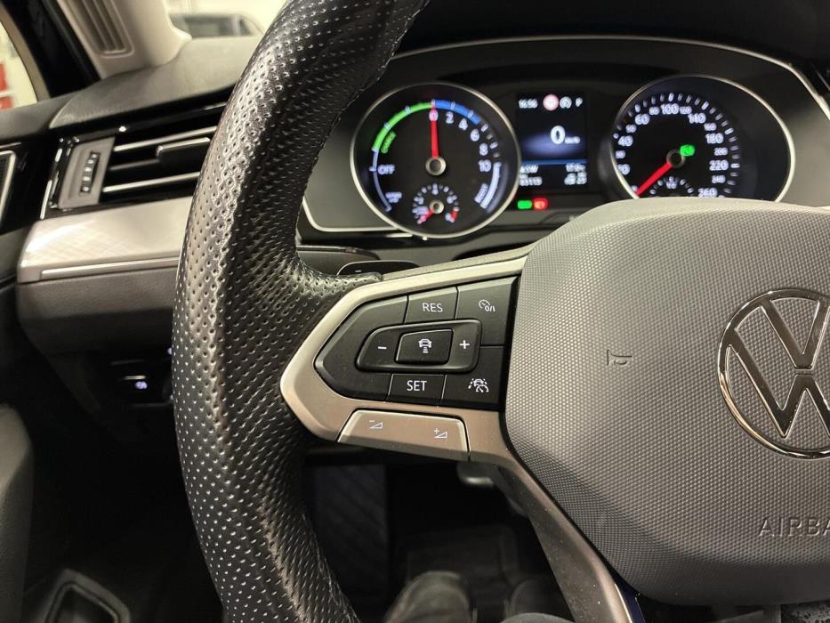 VOLKSWAGEN Passat 2021