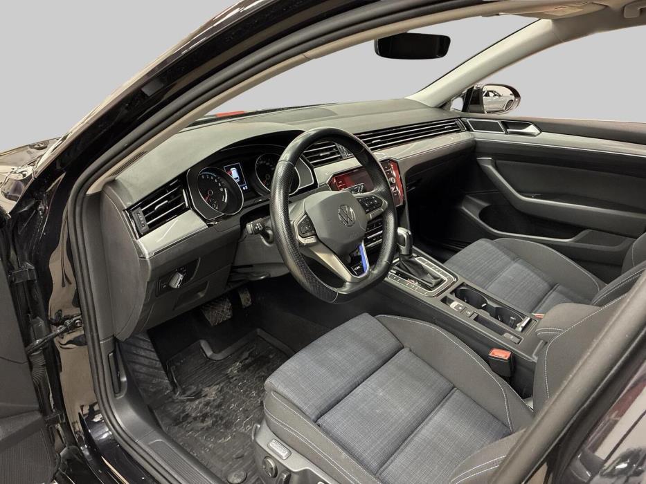 VOLKSWAGEN Passat 2021