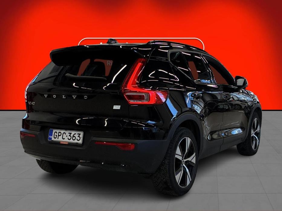 VOLVO XC40 2023