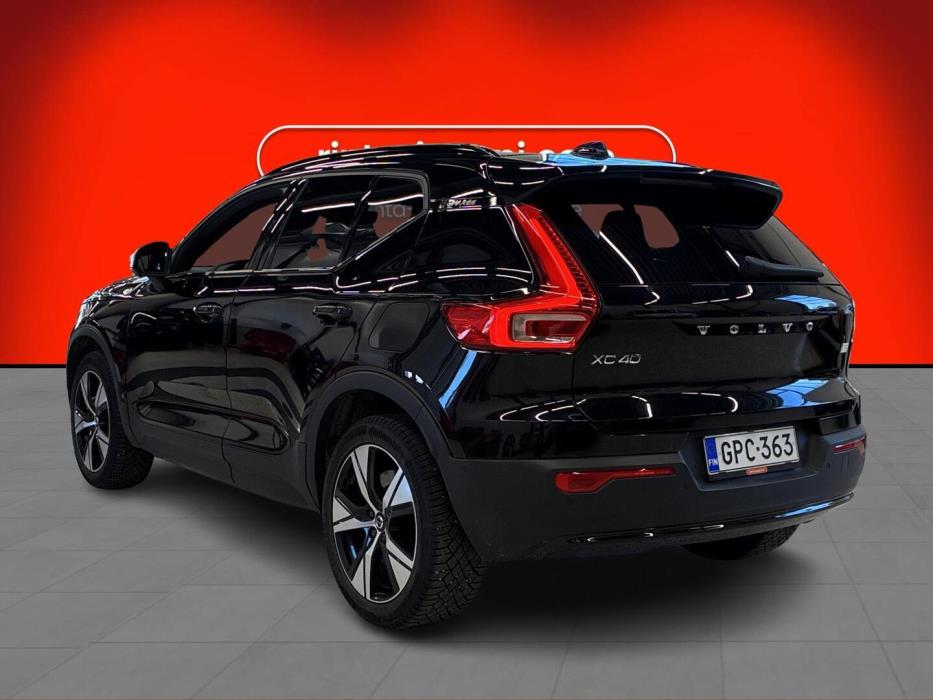 VOLVO XC40 2023
