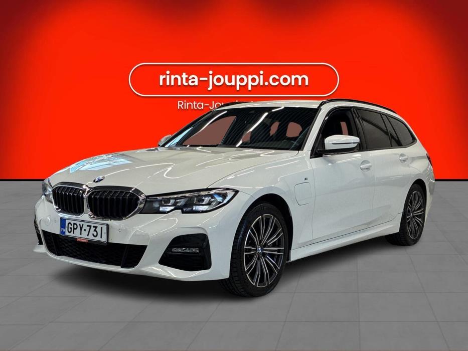 BMW 330 2021