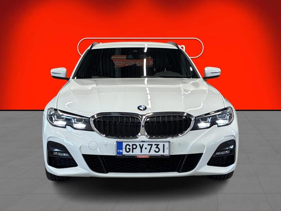BMW 330 2021