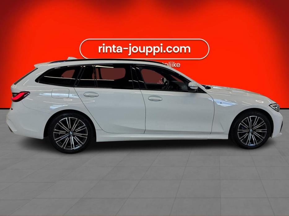 BMW 330 2021