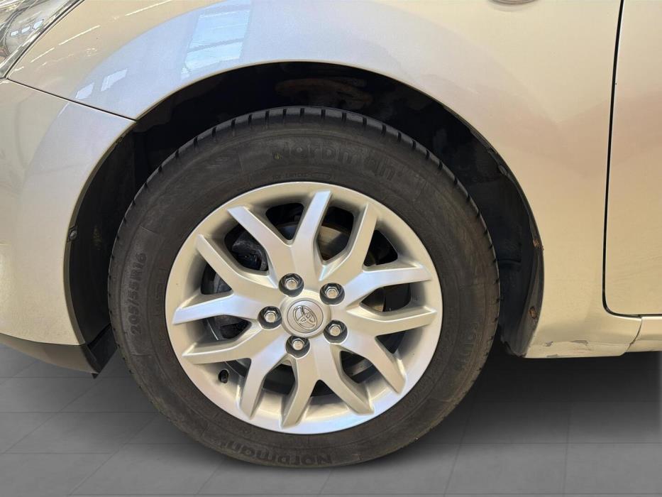 TOYOTA Auris 2007