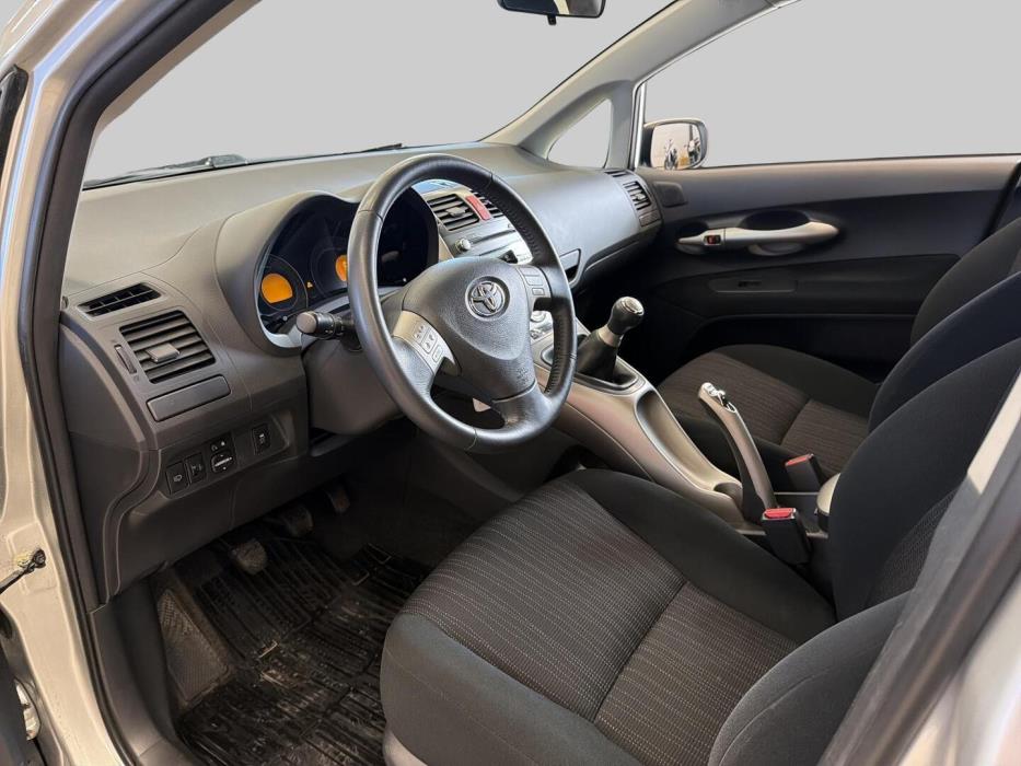 TOYOTA Auris 2007