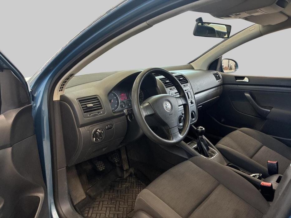 VOLKSWAGEN Golf 2006
