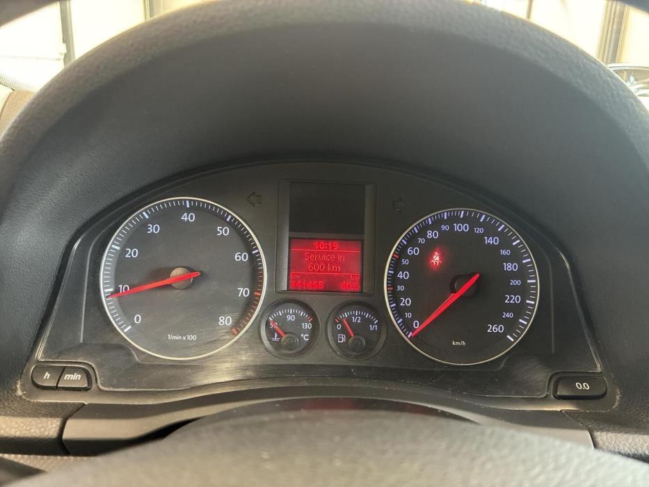 VOLKSWAGEN Golf 2006