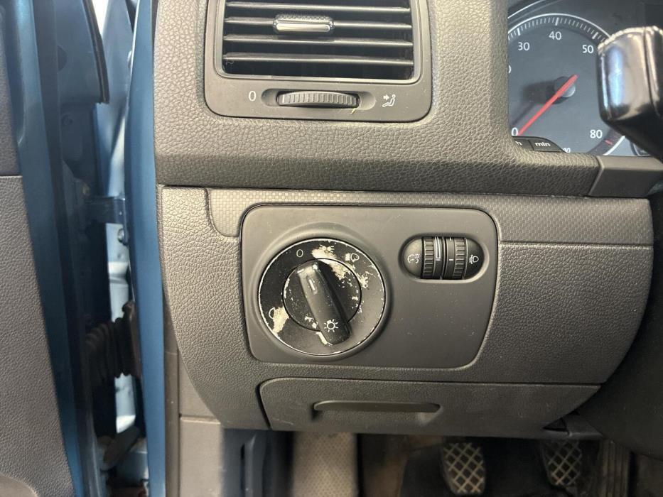 VOLKSWAGEN Golf 2006