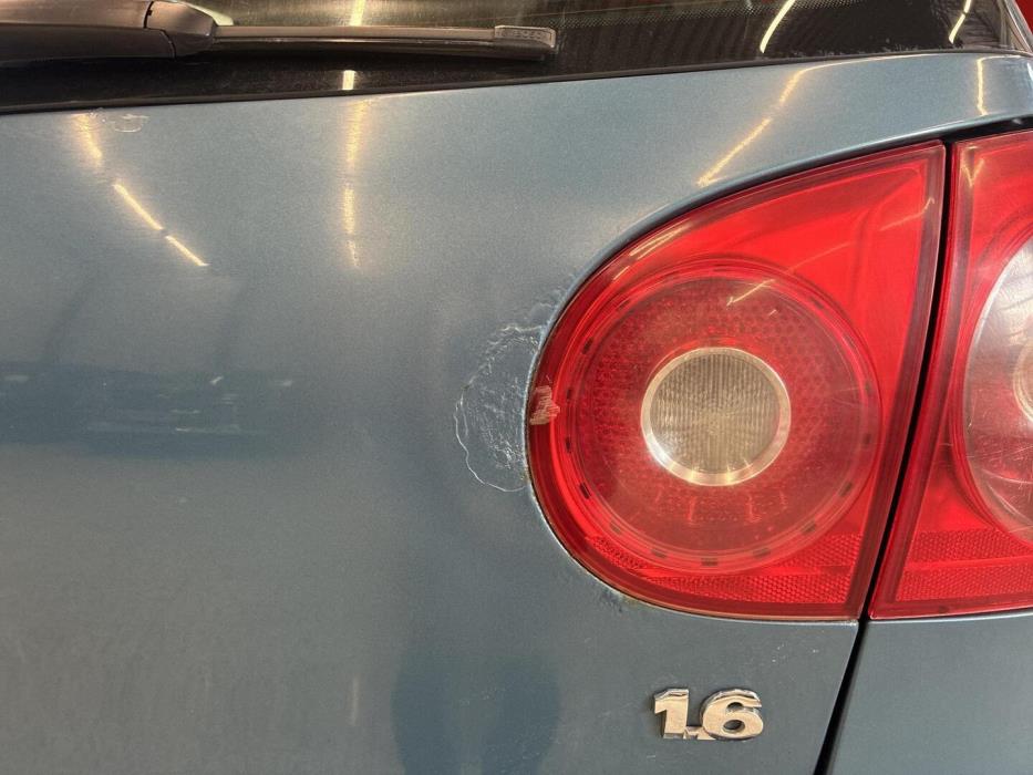 VOLKSWAGEN Golf 2006