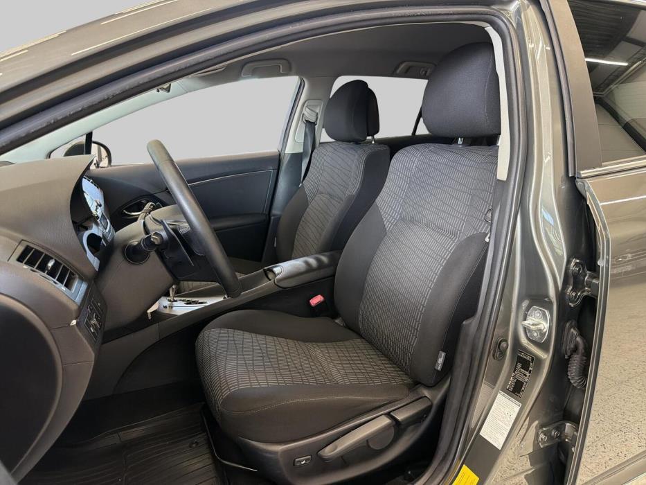 TOYOTA Avensis 2011