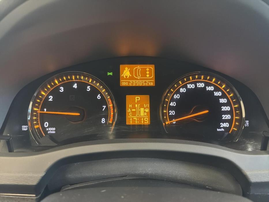 TOYOTA Avensis 2011