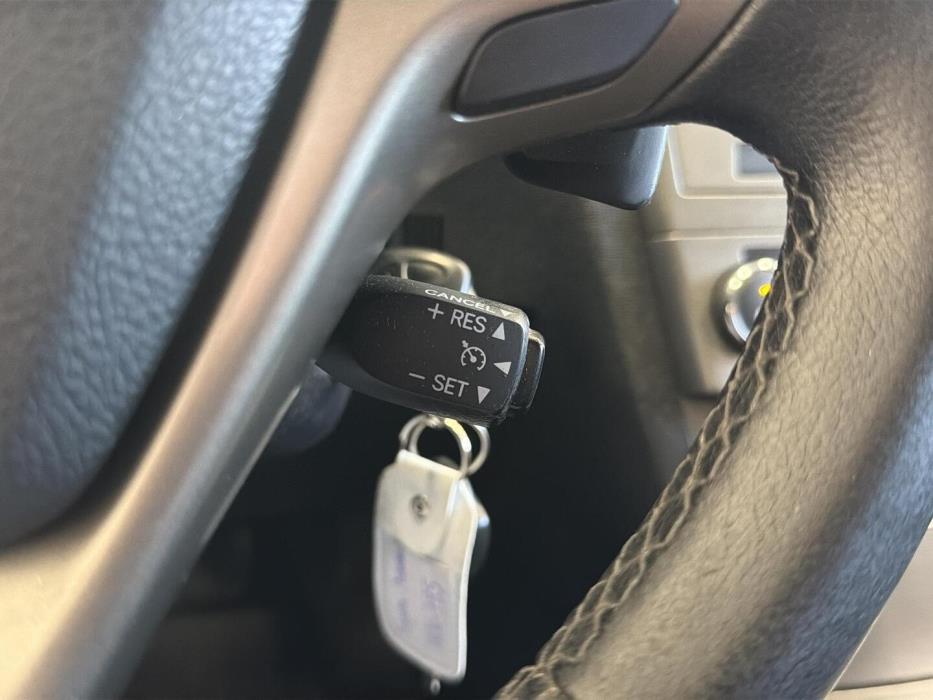 TOYOTA Avensis 2011