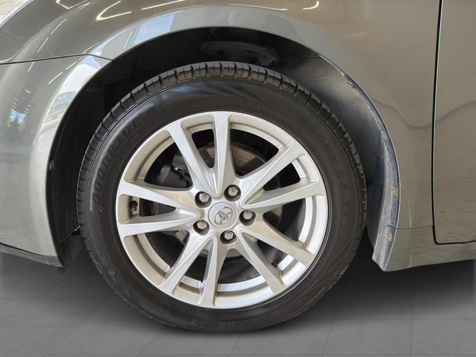 TOYOTA Avensis 2011