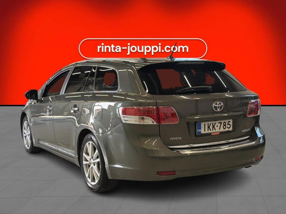 TOYOTA Avensis 2011