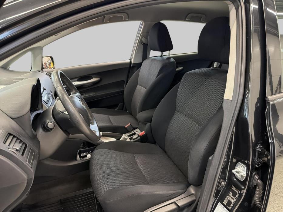 TOYOTA Auris 2012