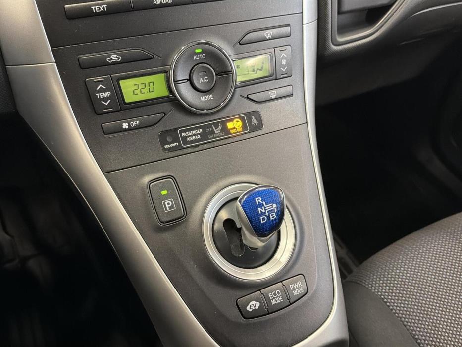TOYOTA Auris 2012