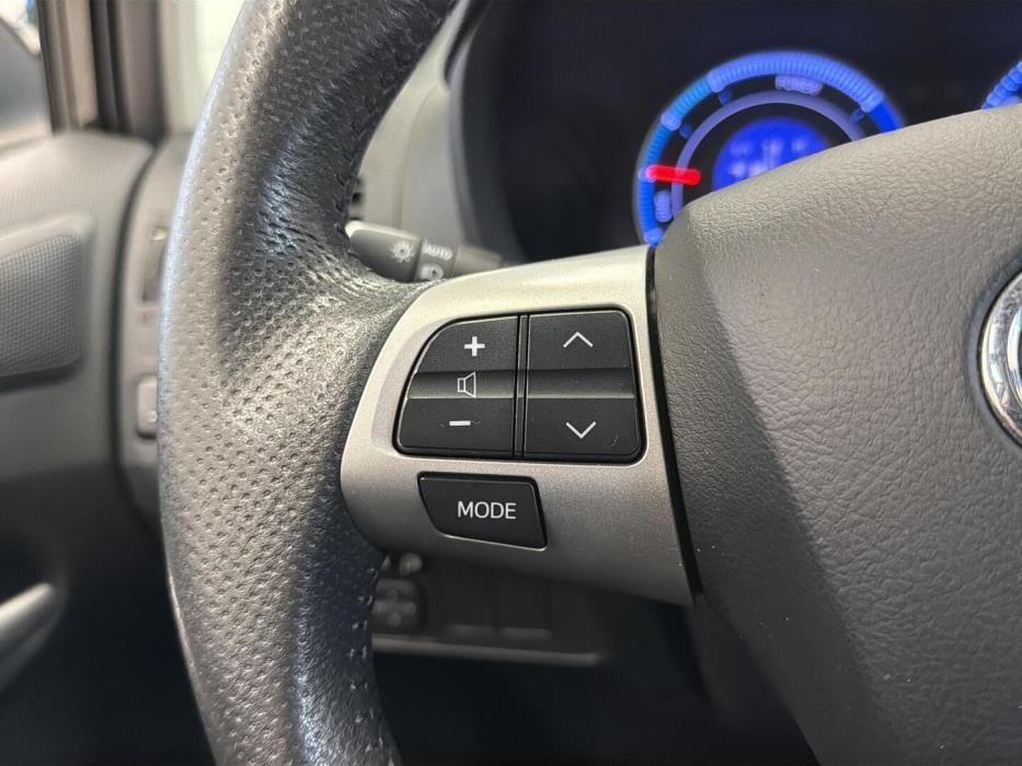 TOYOTA Auris 2012