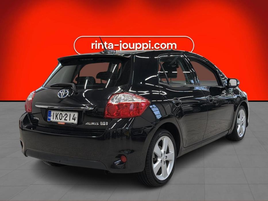 TOYOTA Auris 2012