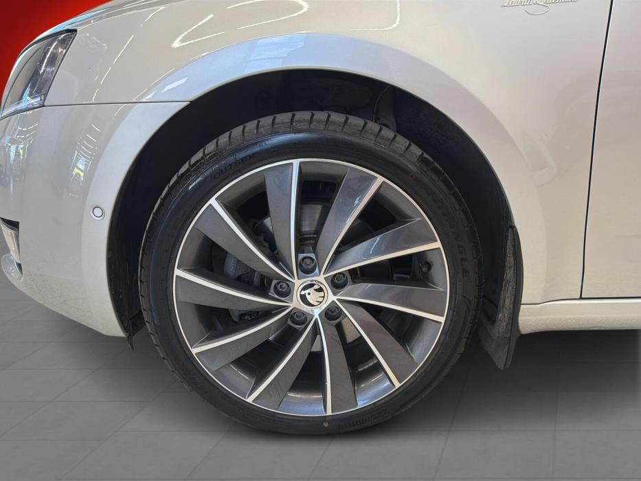 SKODA Octavia 2016