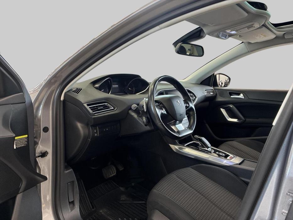 PEUGEOT 308 2020