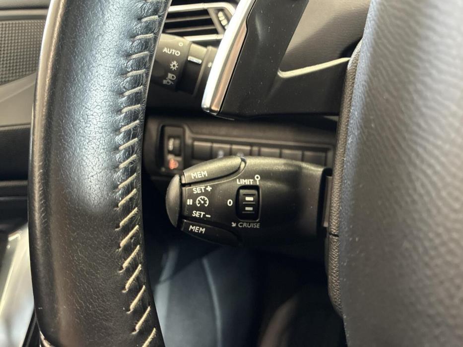 PEUGEOT 308 2020