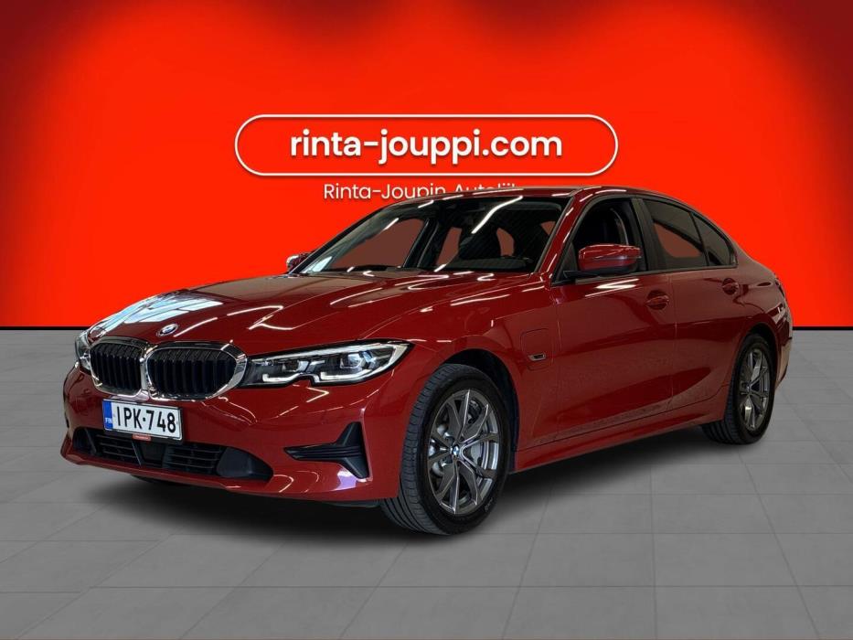 BMW 330 2022
