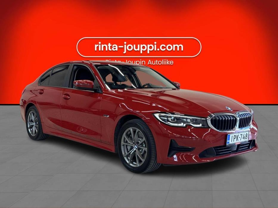 BMW 330 2022