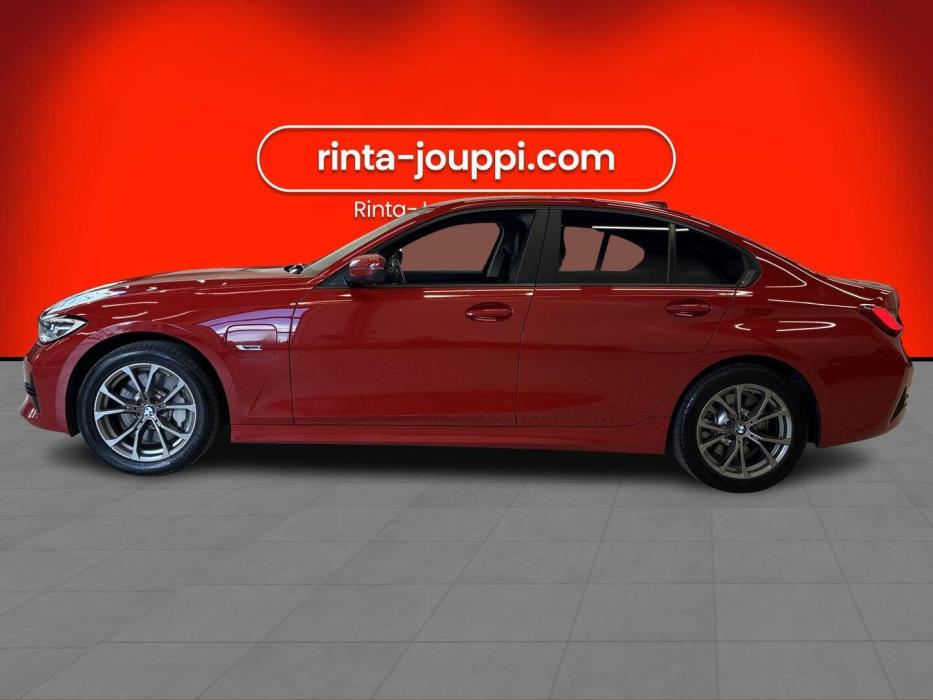 BMW 330 2022