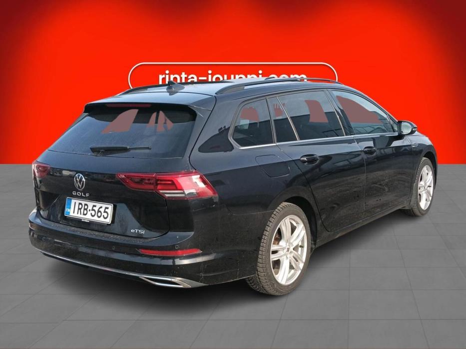 VOLKSWAGEN Golf 2023