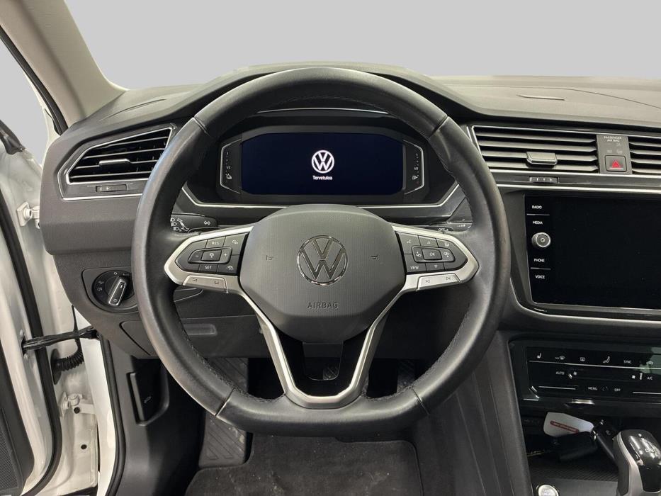 VOLKSWAGEN Tiguan 2024