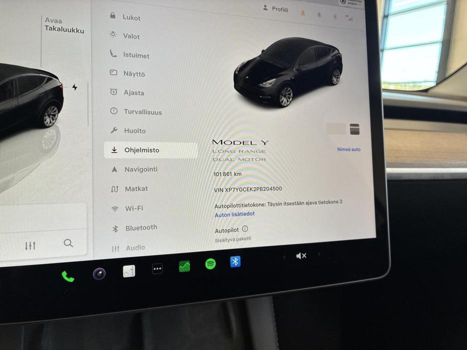 TESLA Model Y 2023