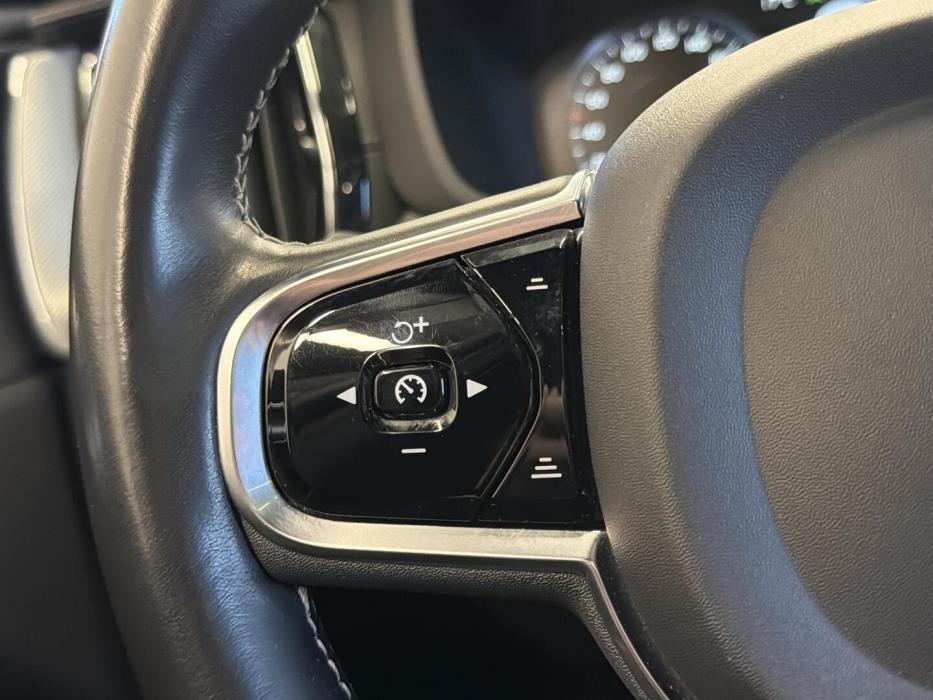 VOLVO XC60 2020