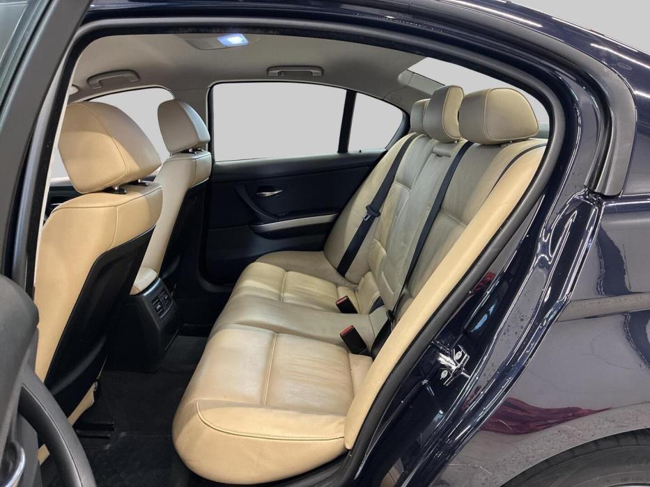 BMW 318 2007