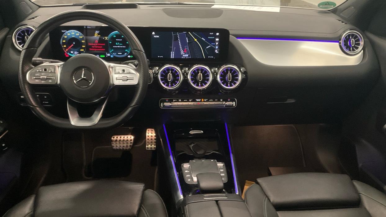 MERCEDES-BENZ EQA 2023