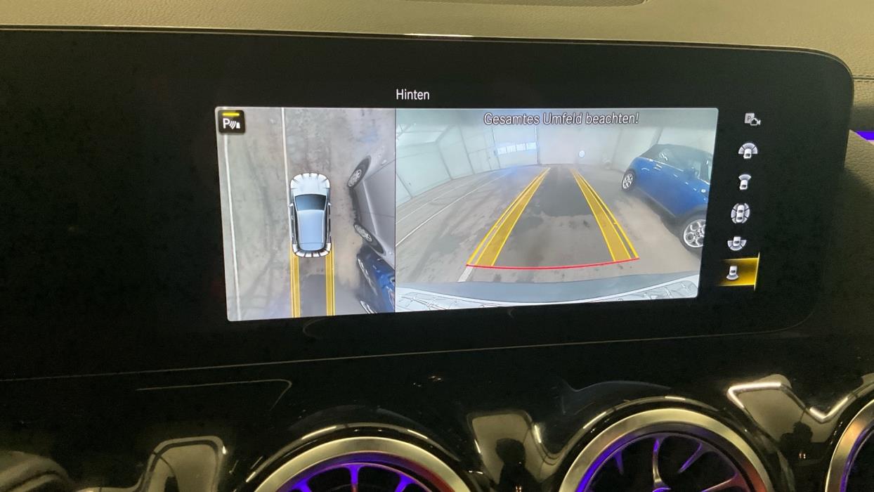 MERCEDES-BENZ EQA 2023