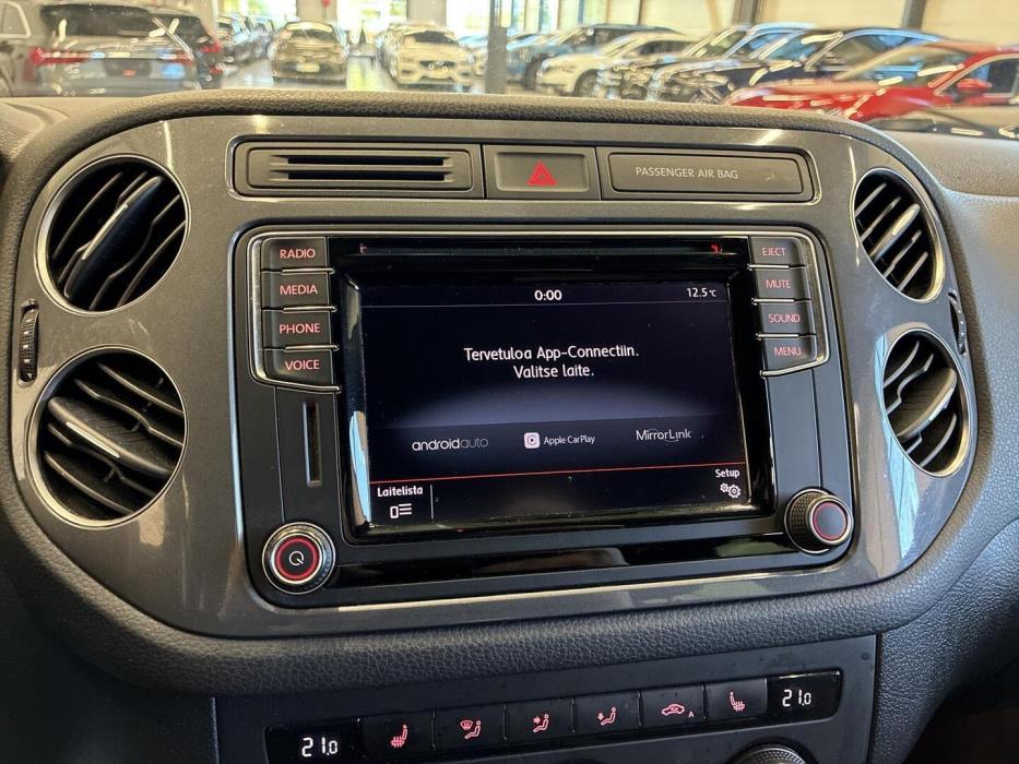 VOLKSWAGEN Tiguan 2016