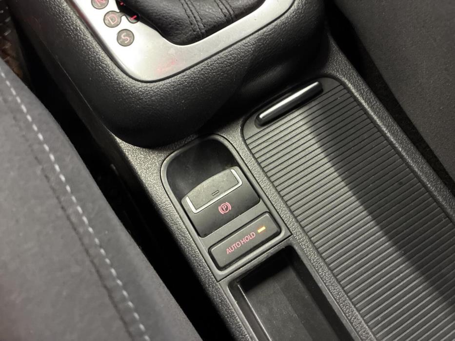 VOLKSWAGEN Tiguan 2016