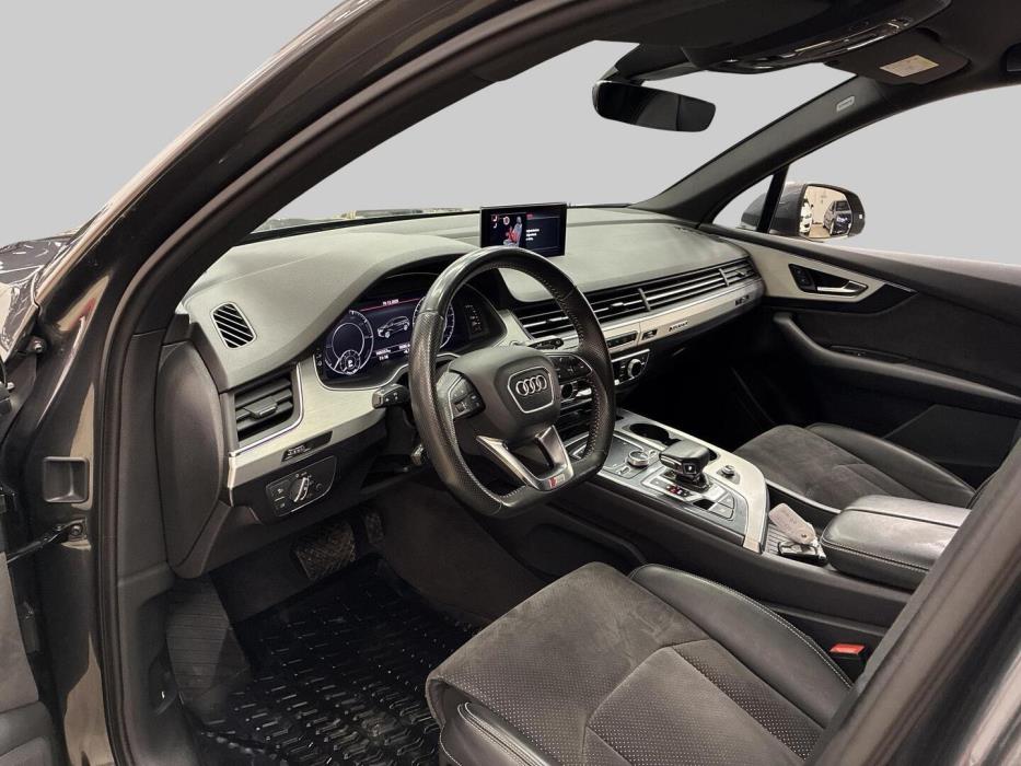 AUDI Q7 2018