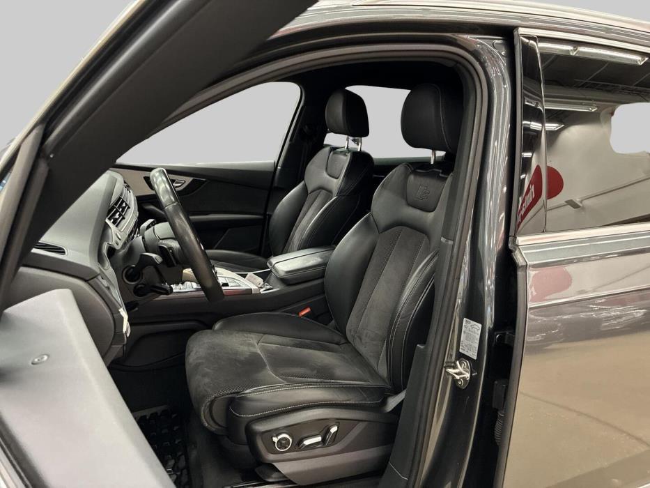 AUDI Q7 2018