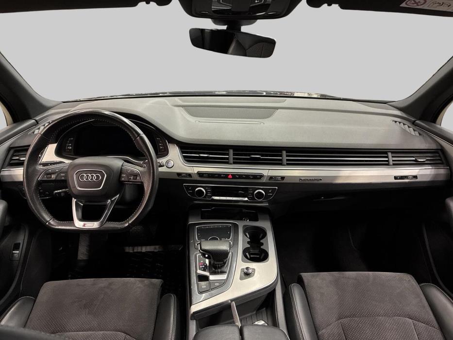 AUDI Q7 2018