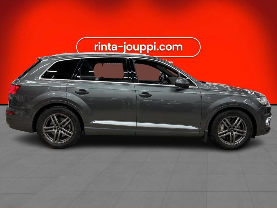 AUDI Q7 2018