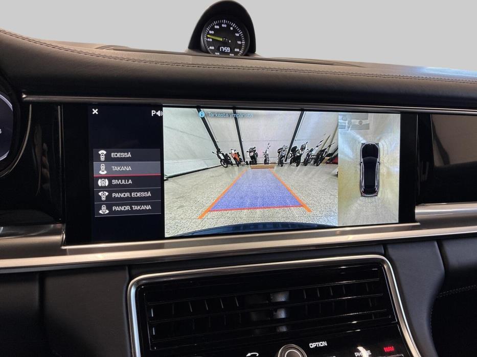 PORSCHE Panamera 2018