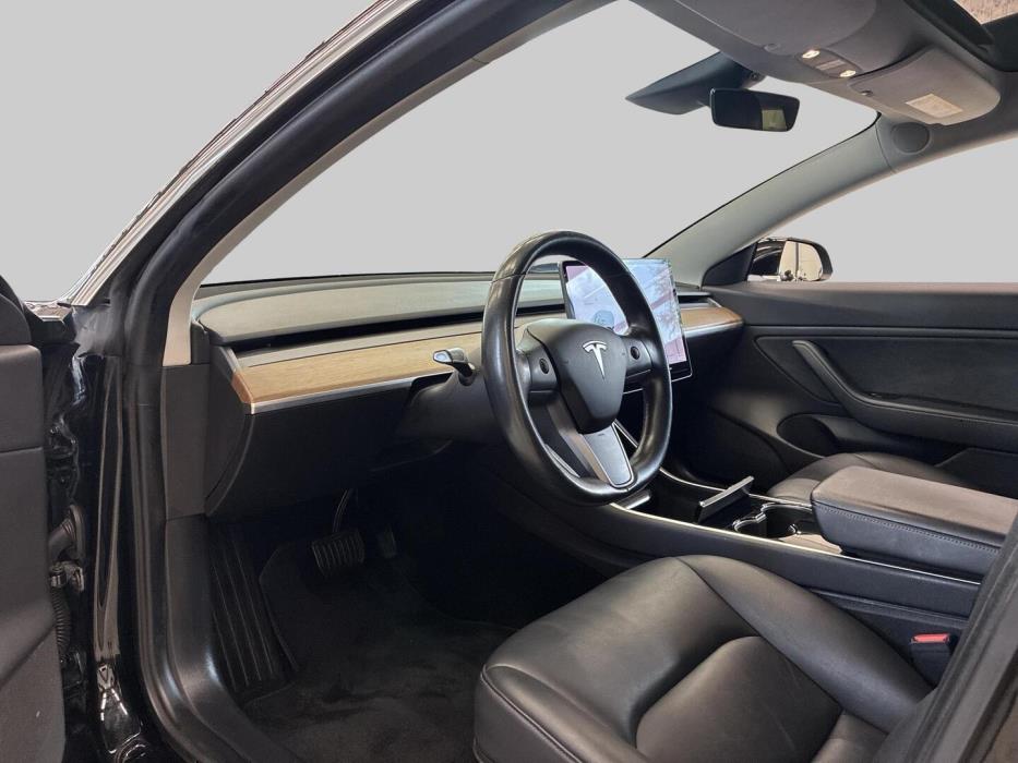 TESLA Model 3 2019