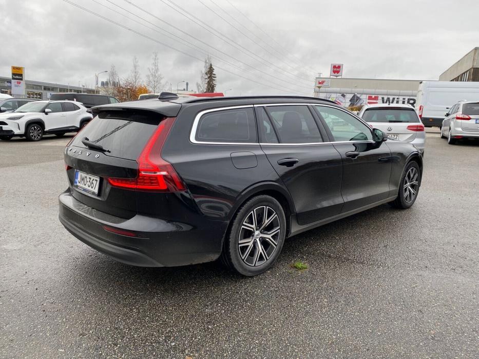 VOLVO V60 2023