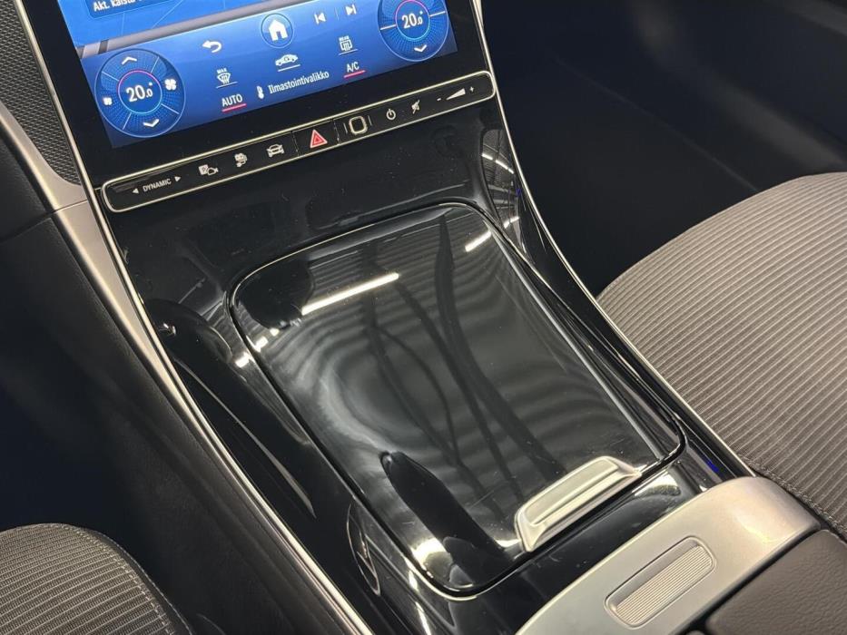 MERCEDES-BENZ C 2023