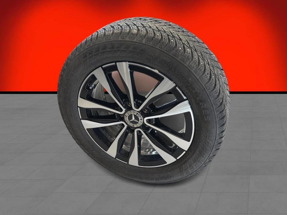 MERCEDES-BENZ C 2023