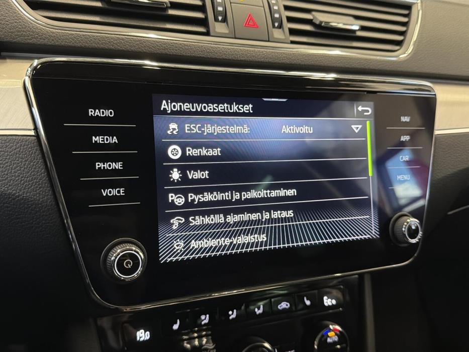 SKODA Superb 2023