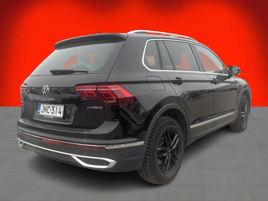 VOLKSWAGEN Tiguan 2024